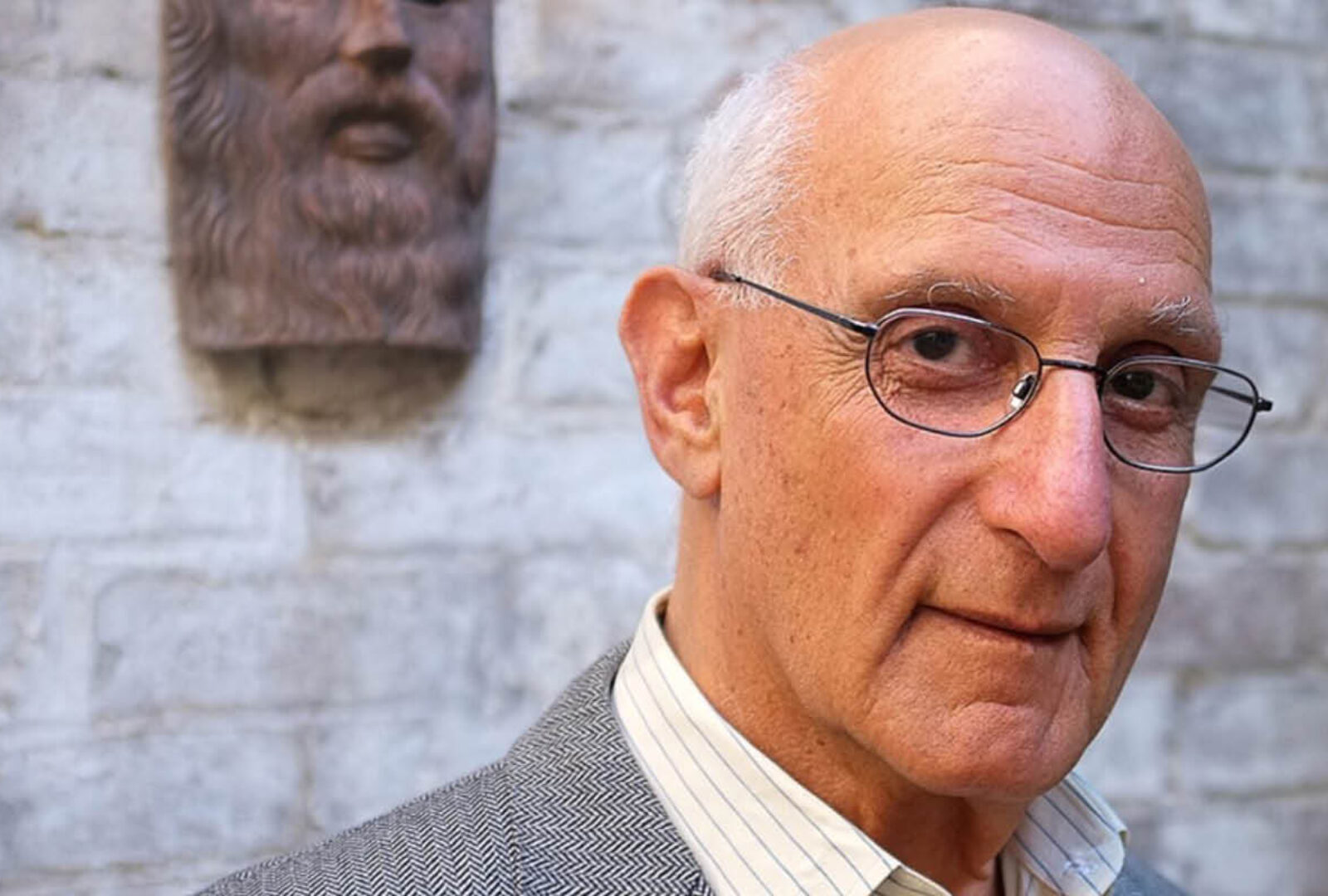 UQ Alumni Friends Establishes Dr David Malouf AO Scholarship Endowment